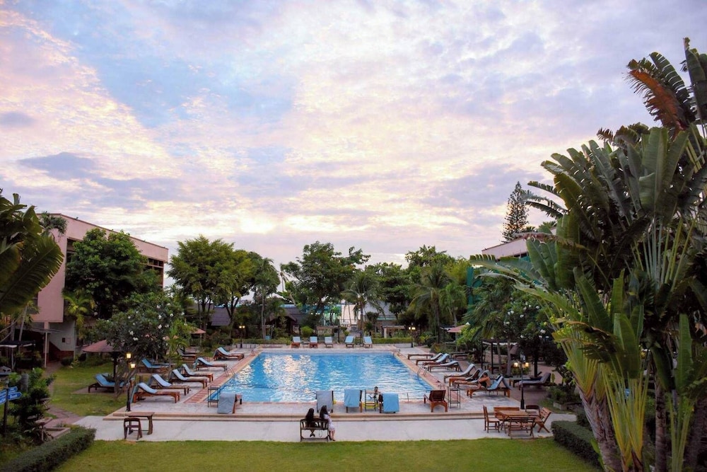 Basaya Beach Hotel And Resort 57/63