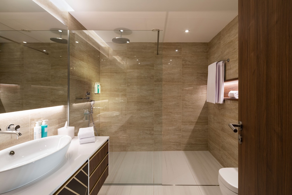 Kings' Valley Medical & Spa 49/50