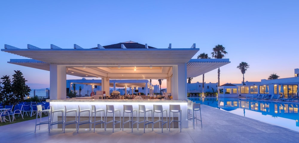 Aeolos Beach Hotel 12/57