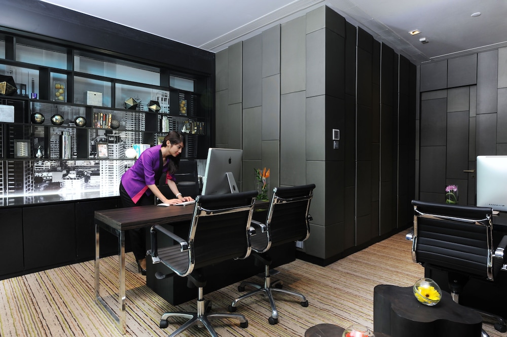 Mode Sathorn Hotel 65/73