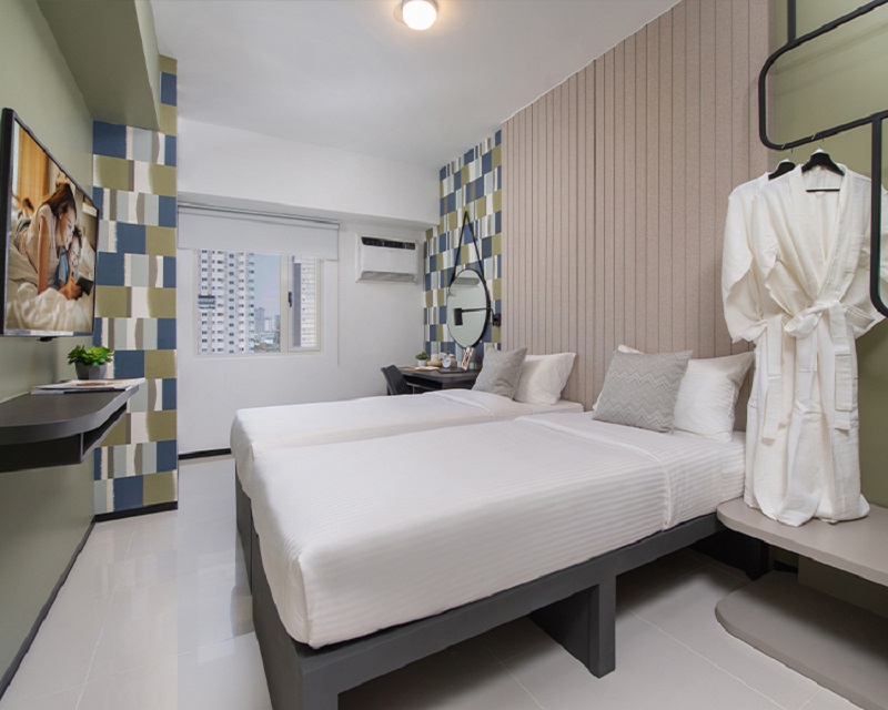 The Suites at Torre Lorenzo Malate 8/18