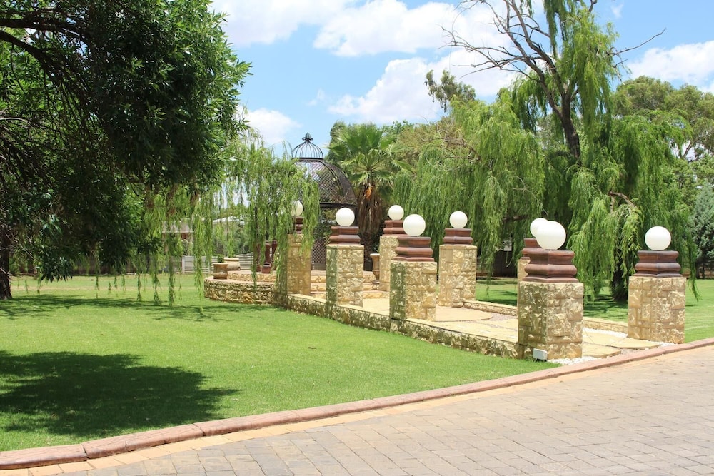 The Willow Tree Guest House 26/36