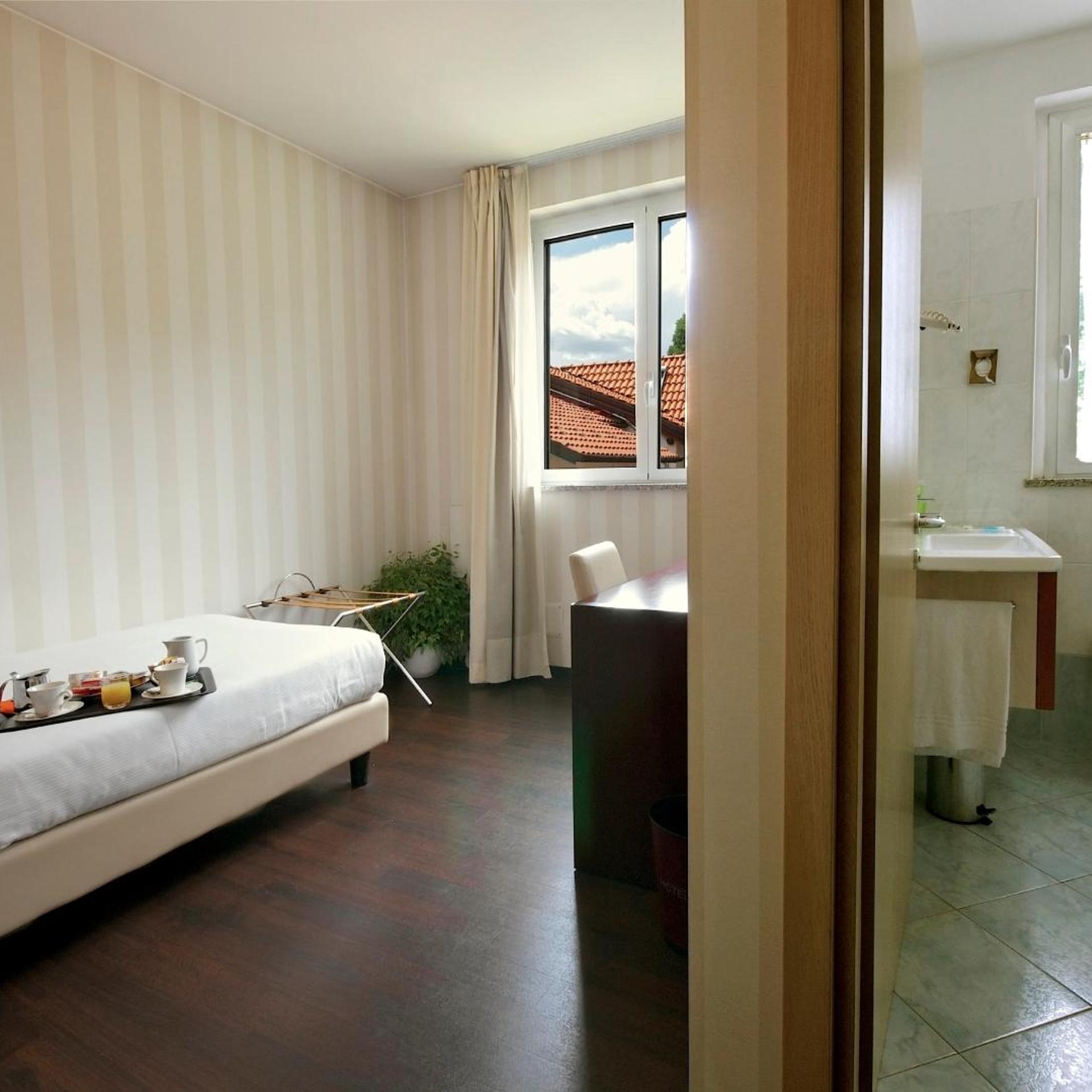 Room, Single
