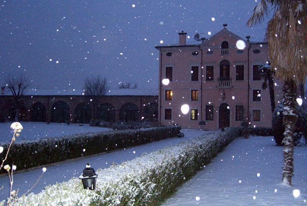Villa Bongiovanni 37/44