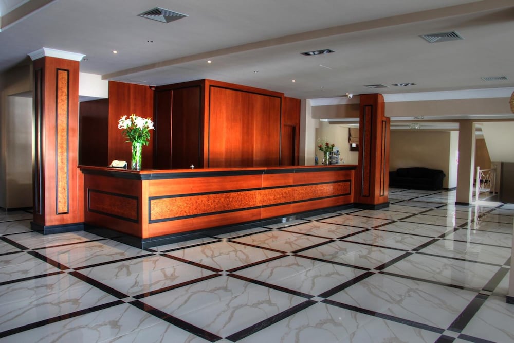 Grand Meteora Hotel 9/60