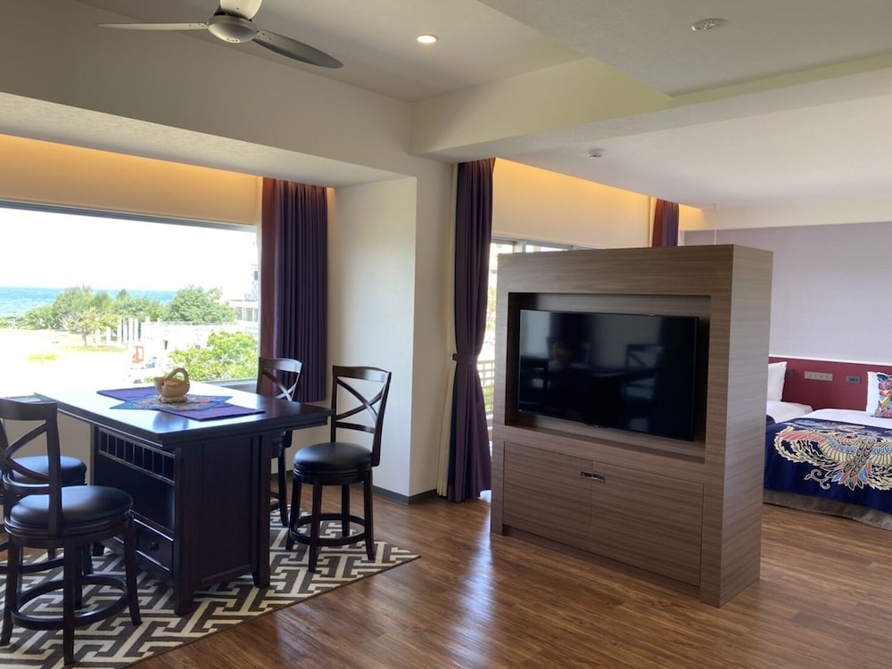 Sunset Beach Hotel 31/55