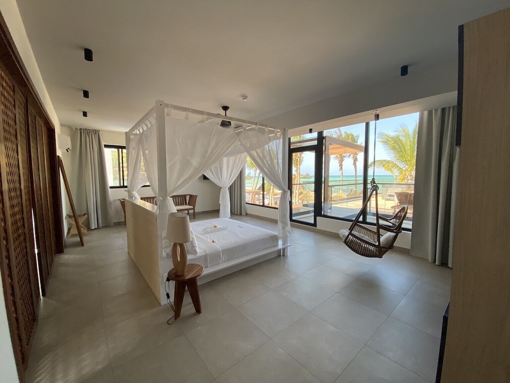 ROYAL, SUITE, SEA VIEW, HOT TUB