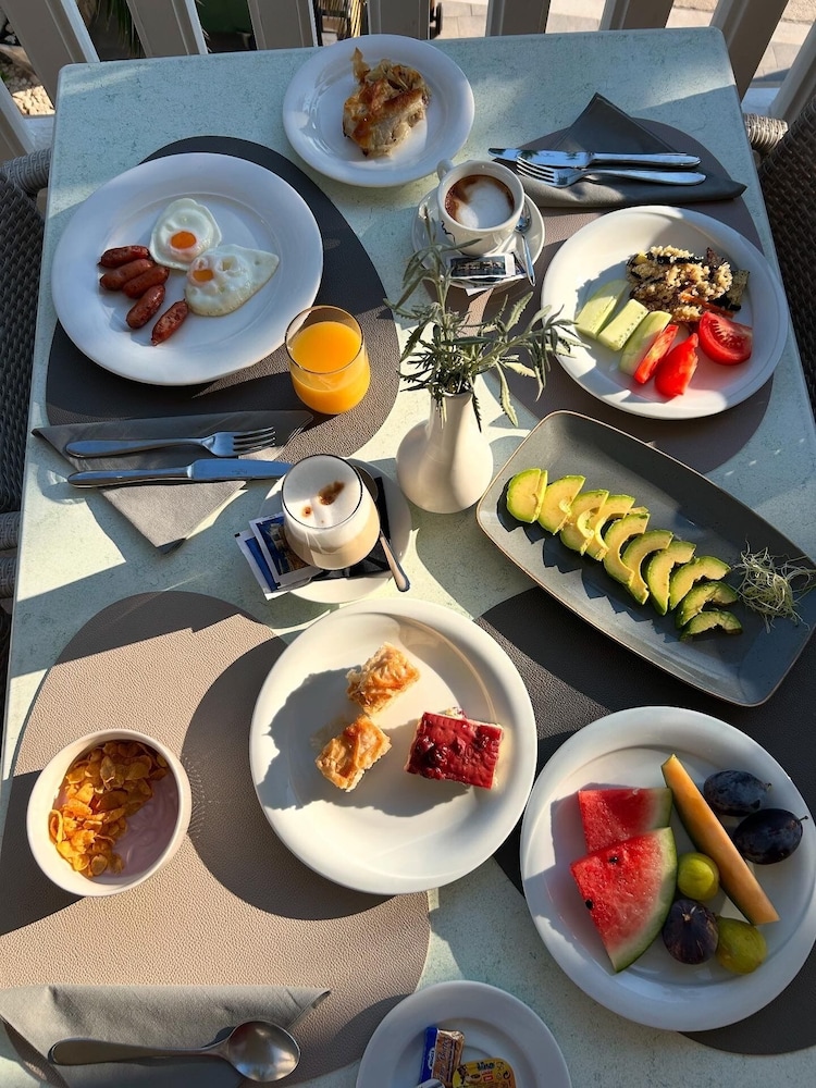Hotel Vila Tina 38/50