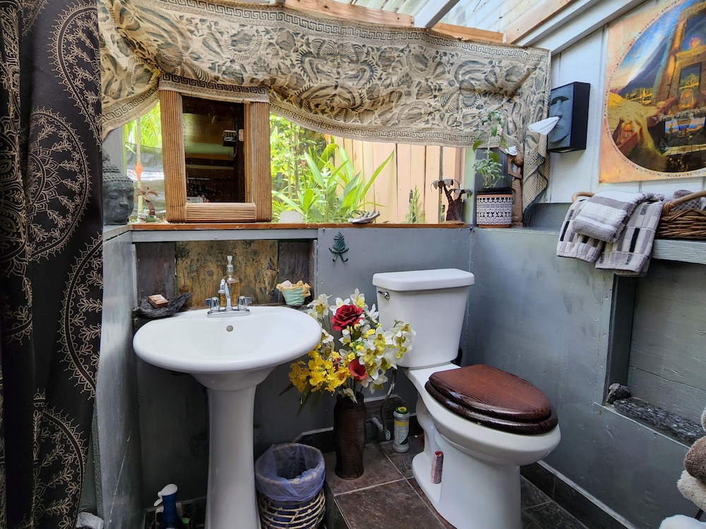 Ma'ukele Lodge 2/50