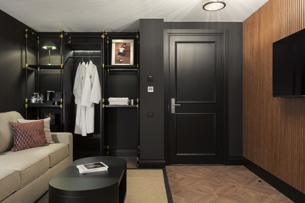 Artizan Design Hotel 41/61