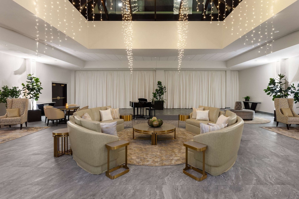 Legacy Hotel Trademark Collection by Wyndham 25/40
