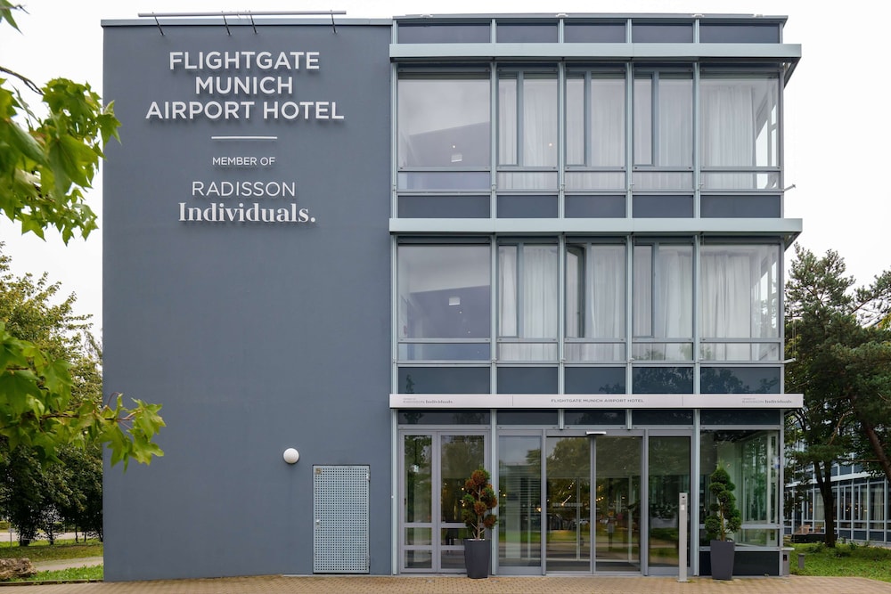 Flightgate Munich Airport Hotel, a member of Radisson Individuals 1/50