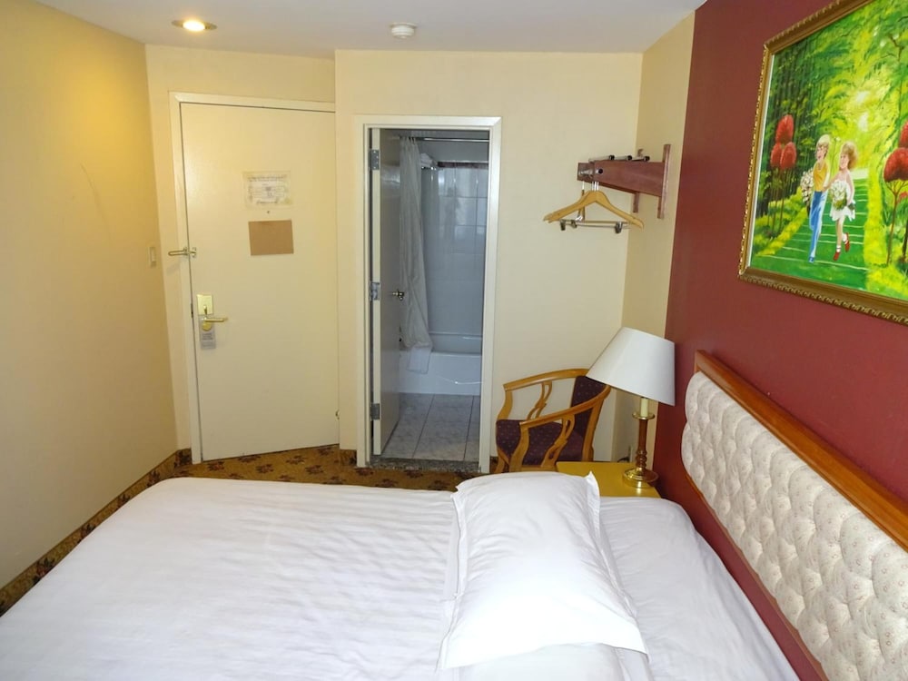 Flushing Hotel 12/60