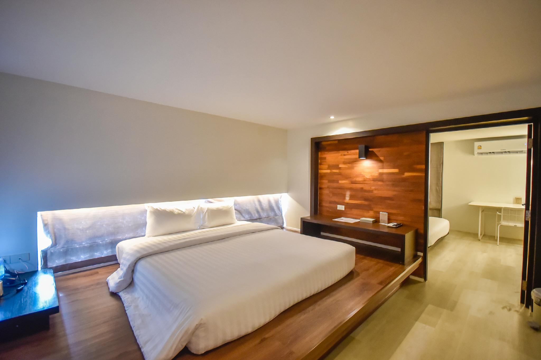 Cove, Suite, King Bed