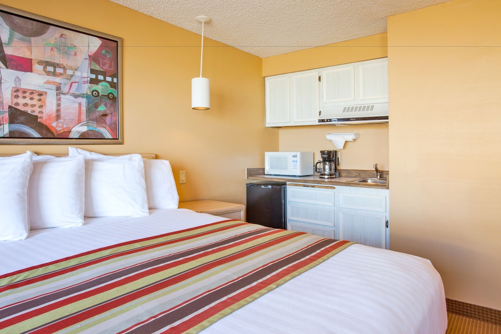 Ebb Tide Oceanfront Inn 29/73