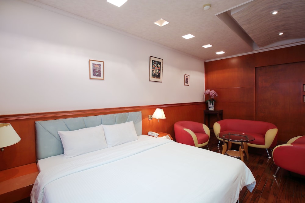 DELUXE, DOUBLE BED
