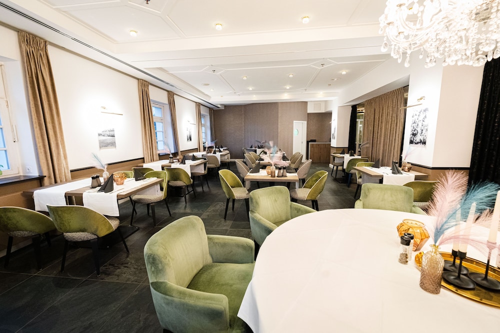 Van Der Valk Schlosshotel Grosser Gasthof 47/59