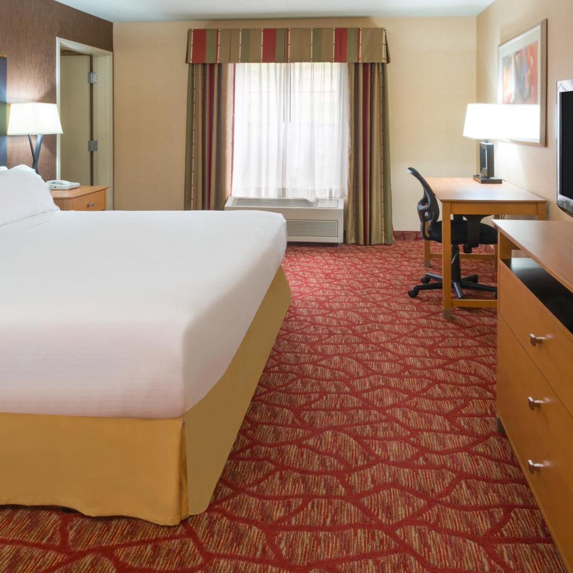 Studio, Suite, King Bed, Accessible