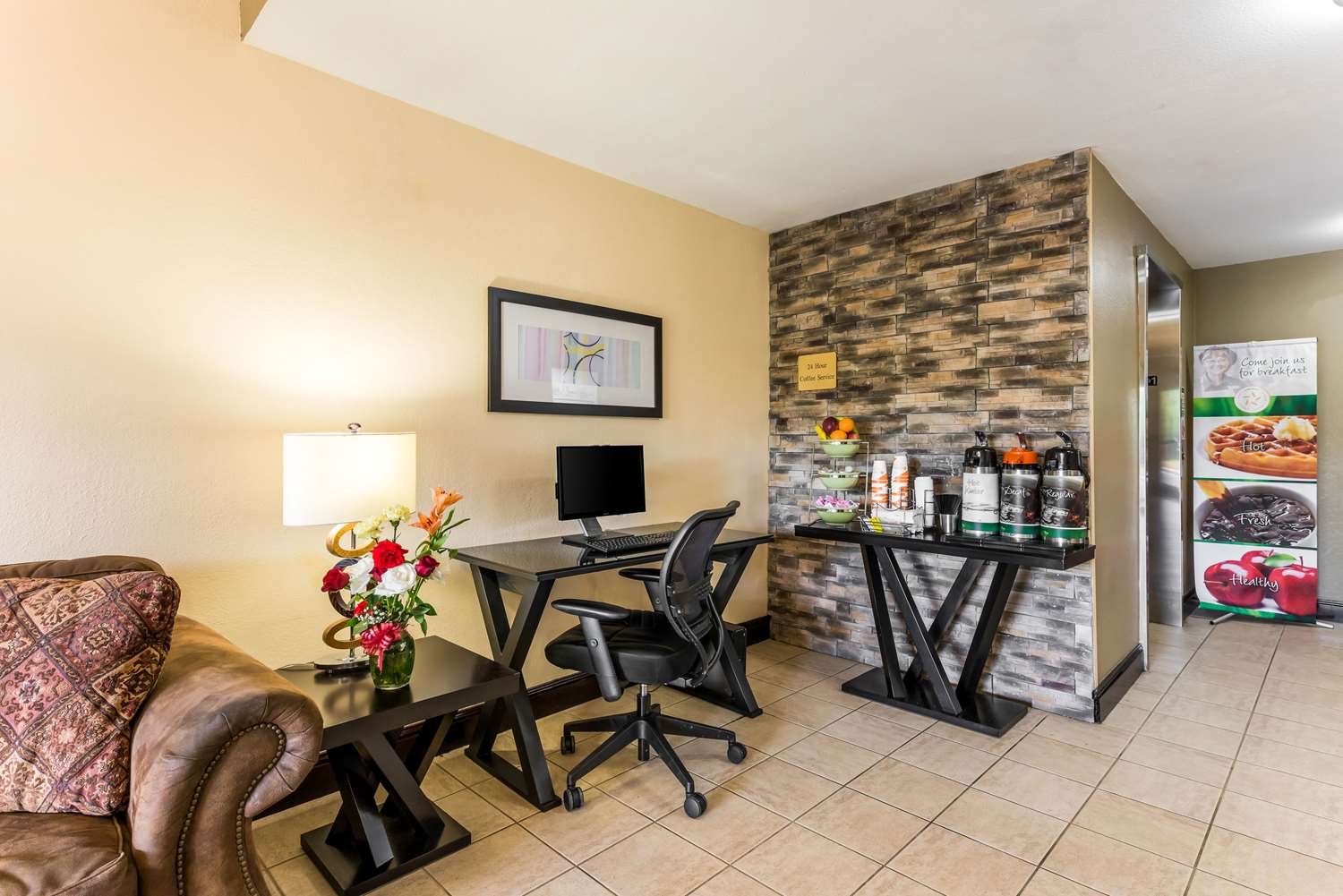 Quality Inn Huntersville Near Lake Norman 12/17
