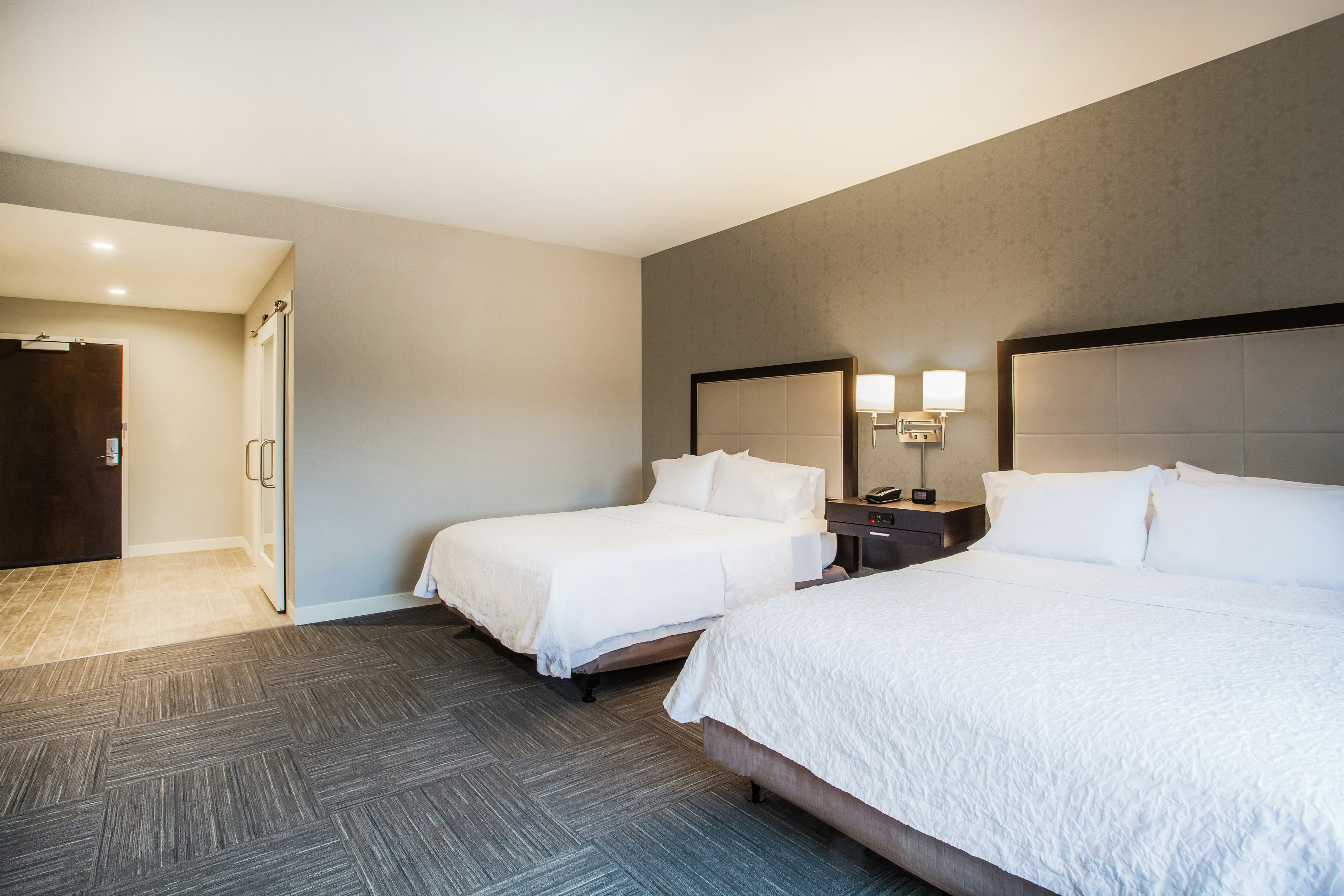 غرفة بسريرين كوين لذوي الإعاقة، Hampton Inn Rochester Penfield 5/7