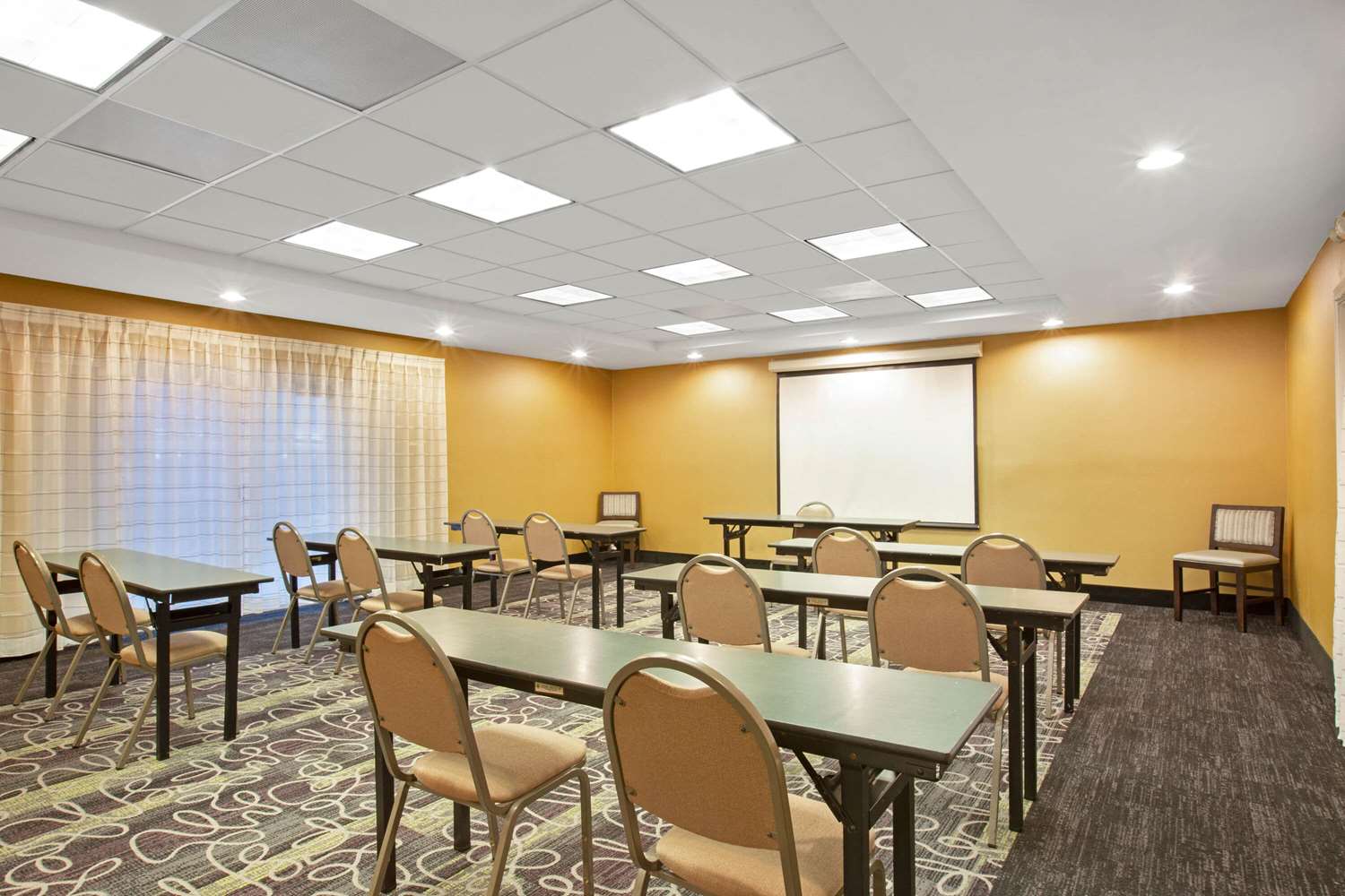 La Quinta Inn and Suites by Wyndham Miami Airport West 44/60
