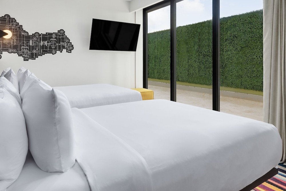 Aloft Santo Domingo Piantini 15/45