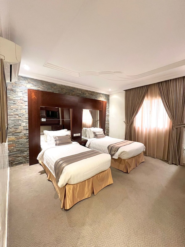 Loren Suites Al Salamah 20/50