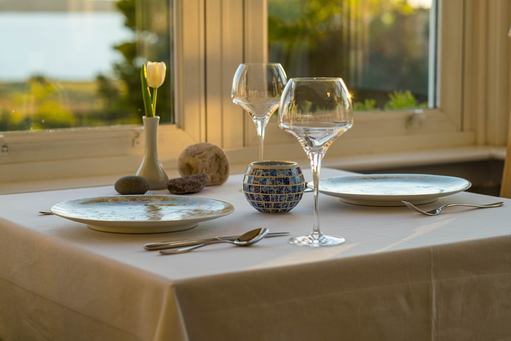 Summer Isles Hotel 15/50