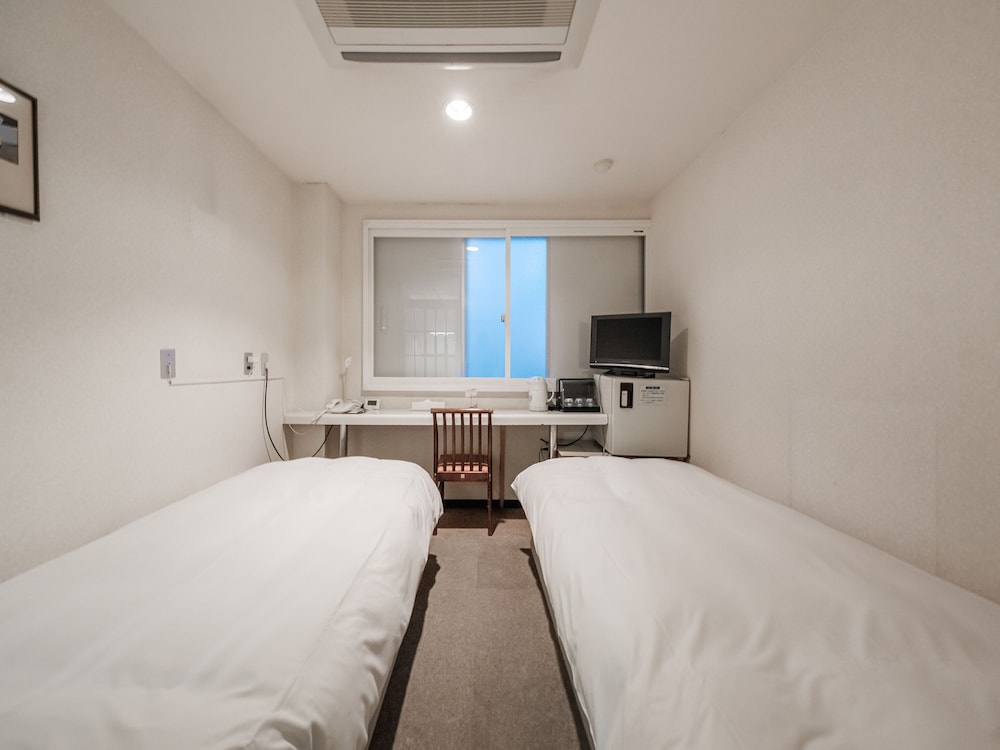 ROOM, TRIPLE, SINGLE BED, ANNEX, SMOKING