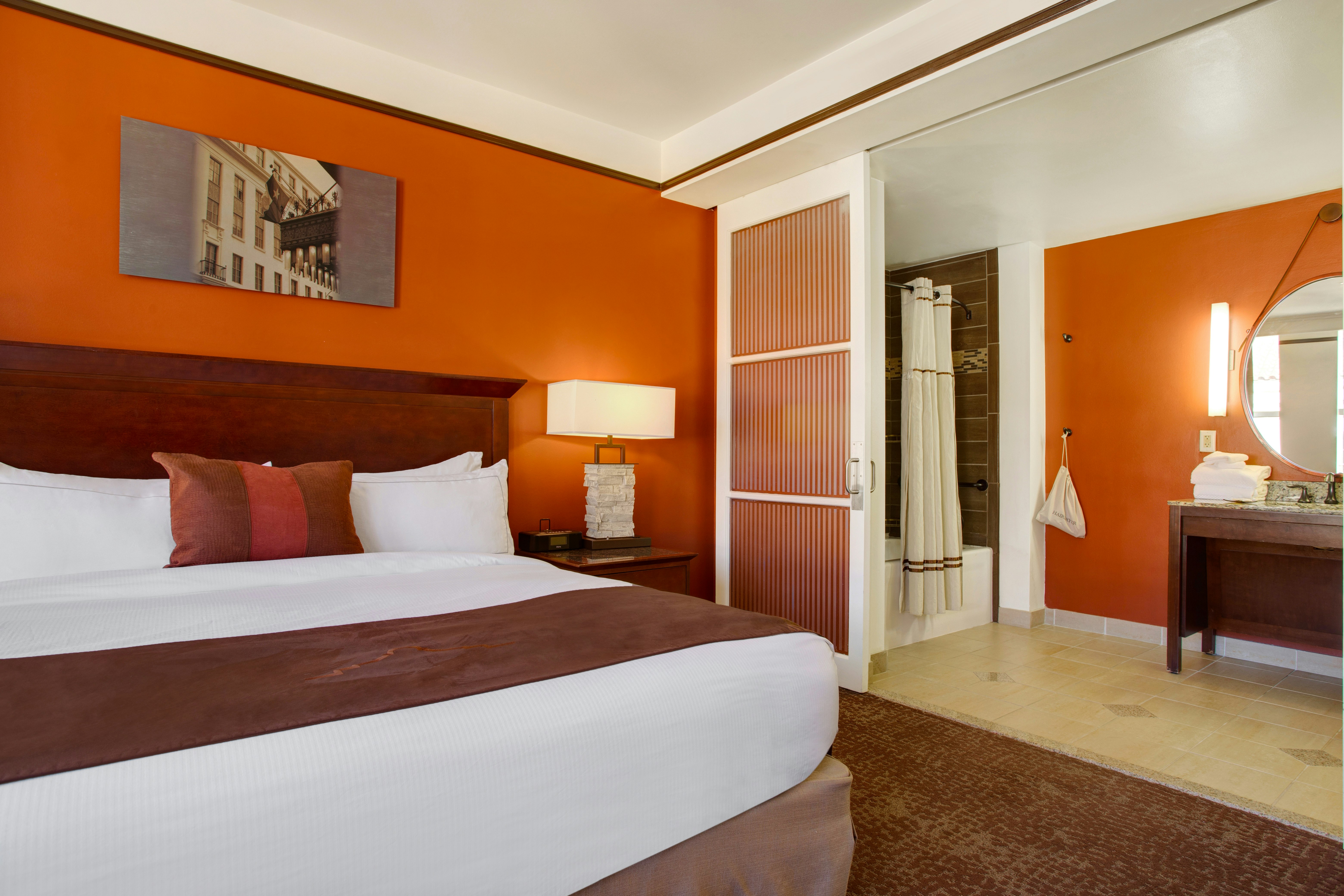 ROOM, KING BED, ACCESSIBLE
