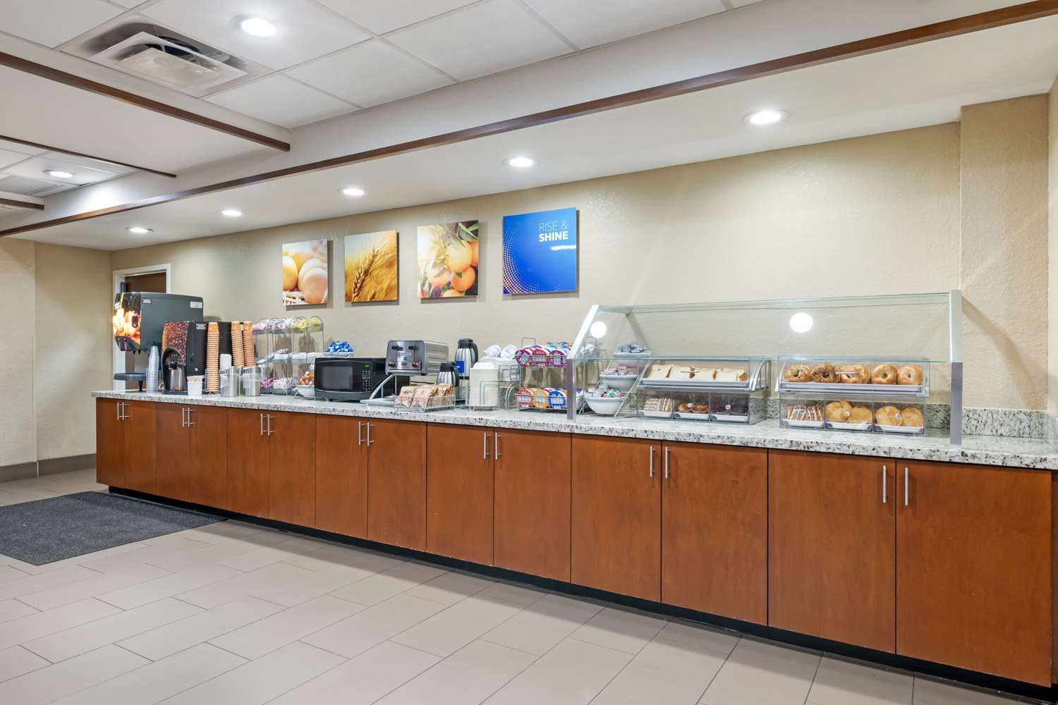 Comfort Suites Downtown Orlando 8/31