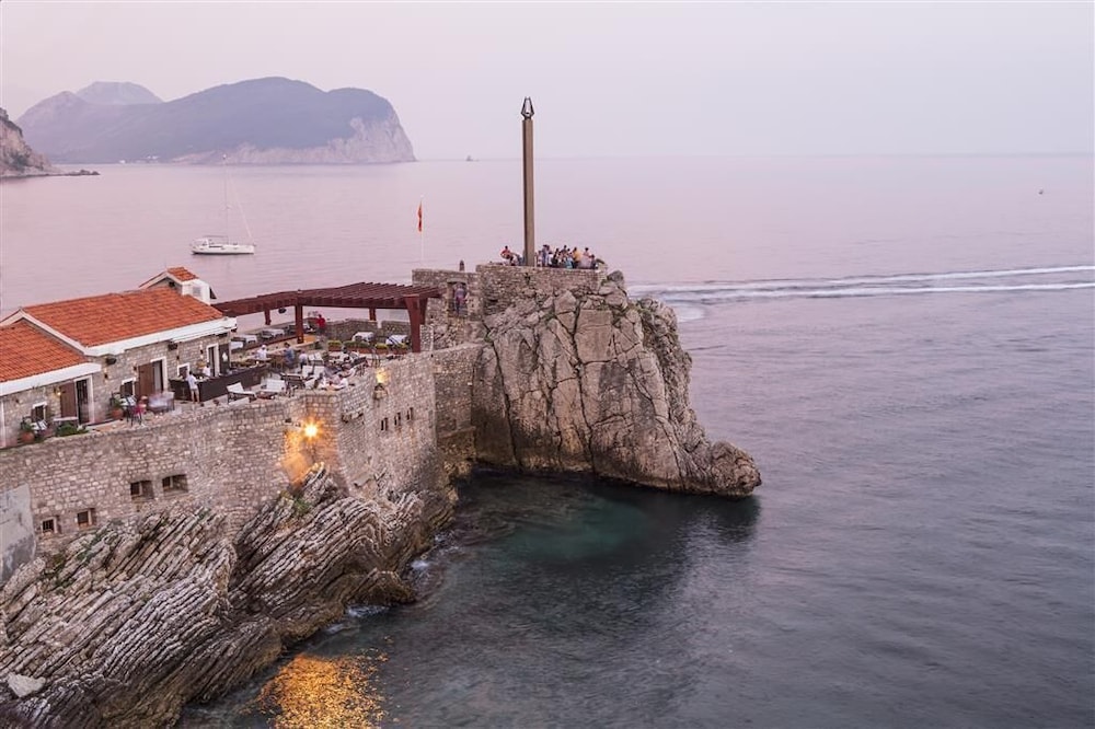 AMI Budva Petrovac 70/75