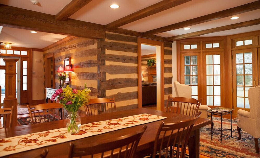 Hillbrook Inn 33/50