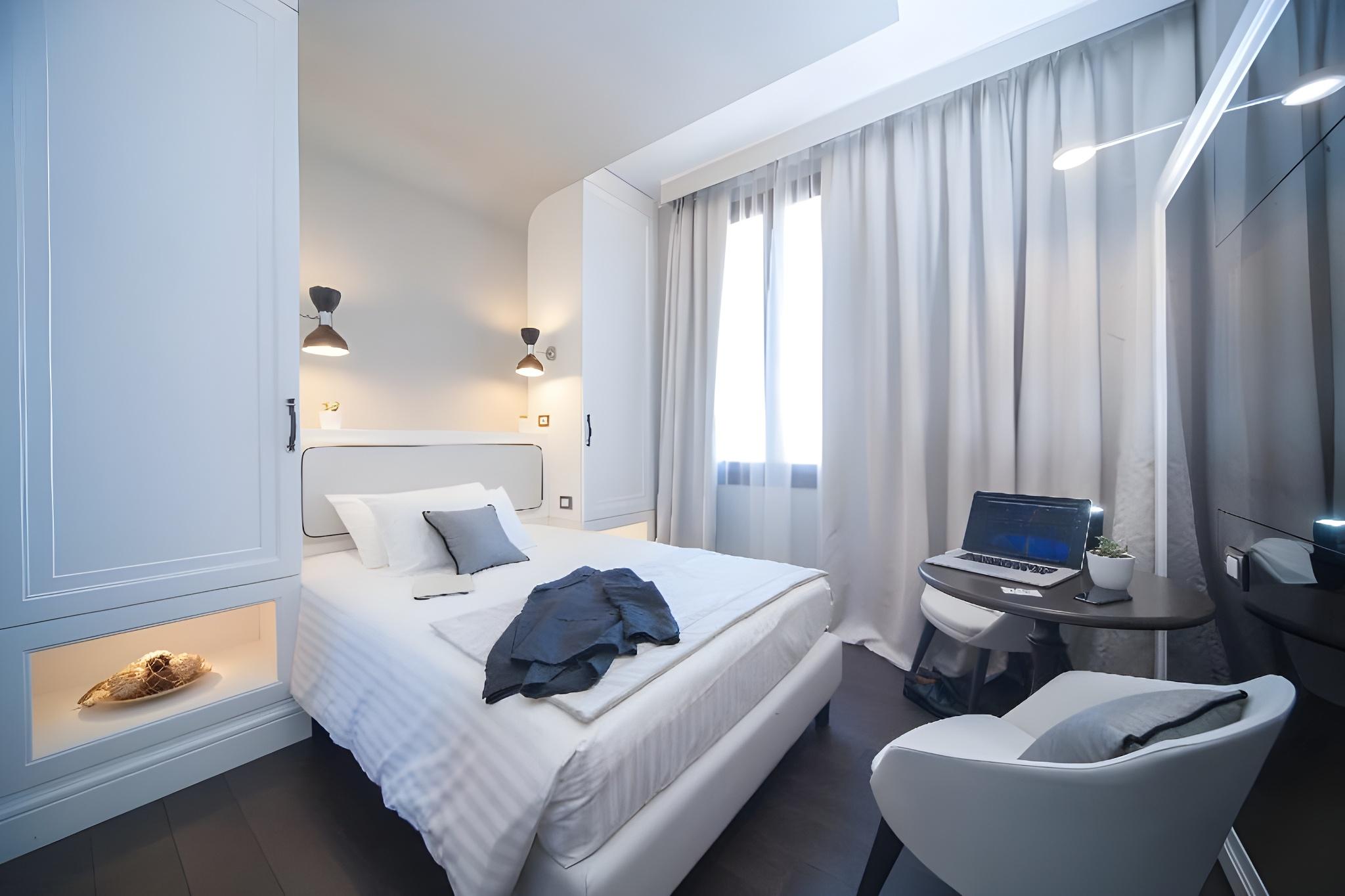 Classic, Single, French Bed