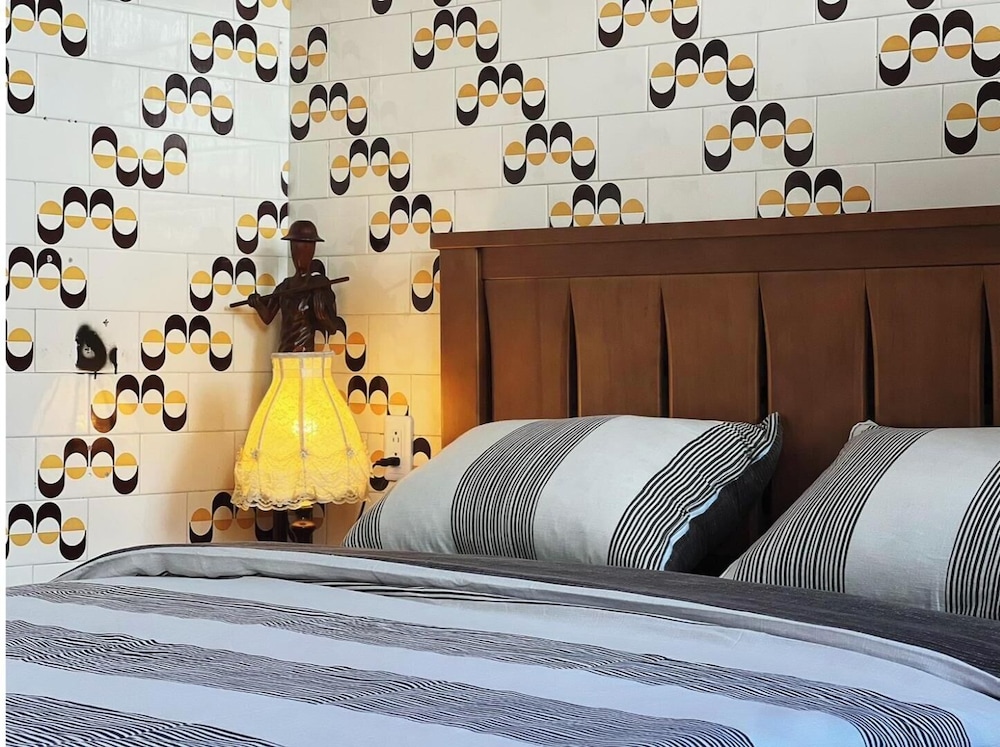 Local Backpacker Hostel 17/50