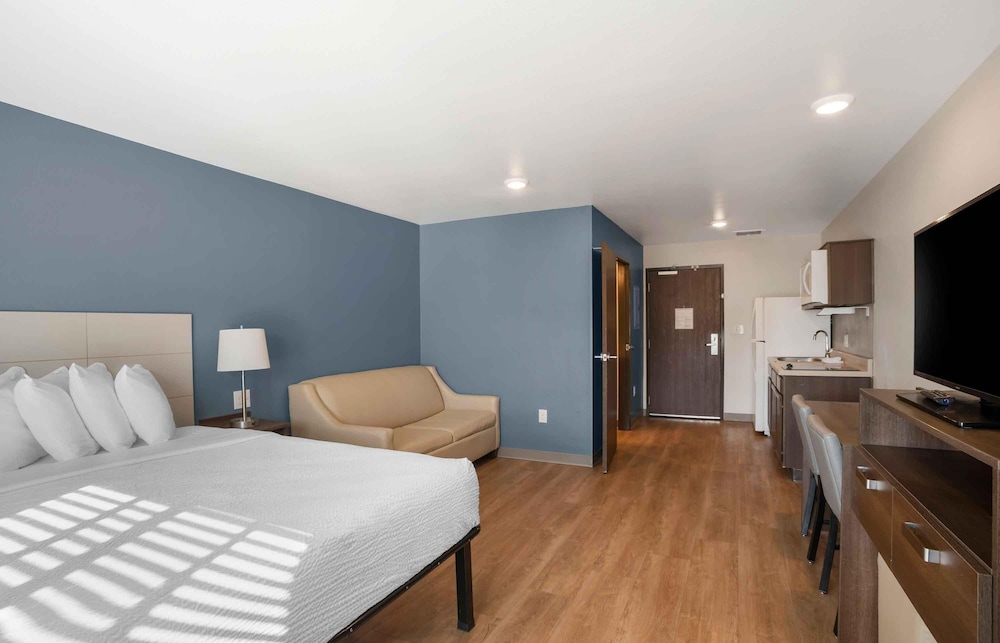 Deluxe, Studio, King Bed, Sofa