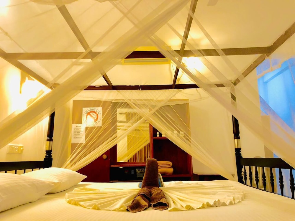 Mirissa Beach Inn 12/50