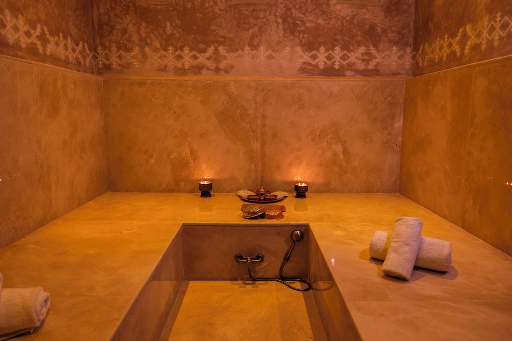 Domaine des Remparts Hotel and Spa 32/60