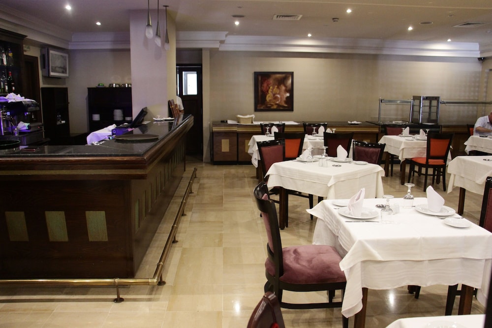 Hotel Le Consul 35/41