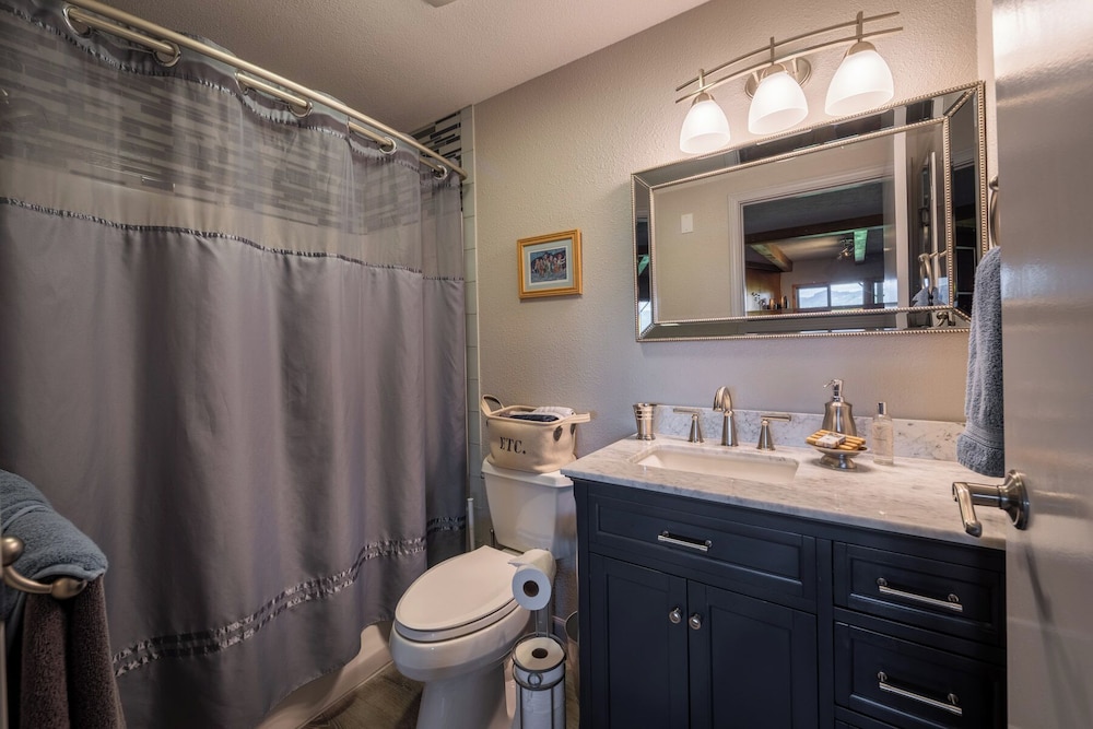 MapleRidge House: A BnB For All Seasons 50/50