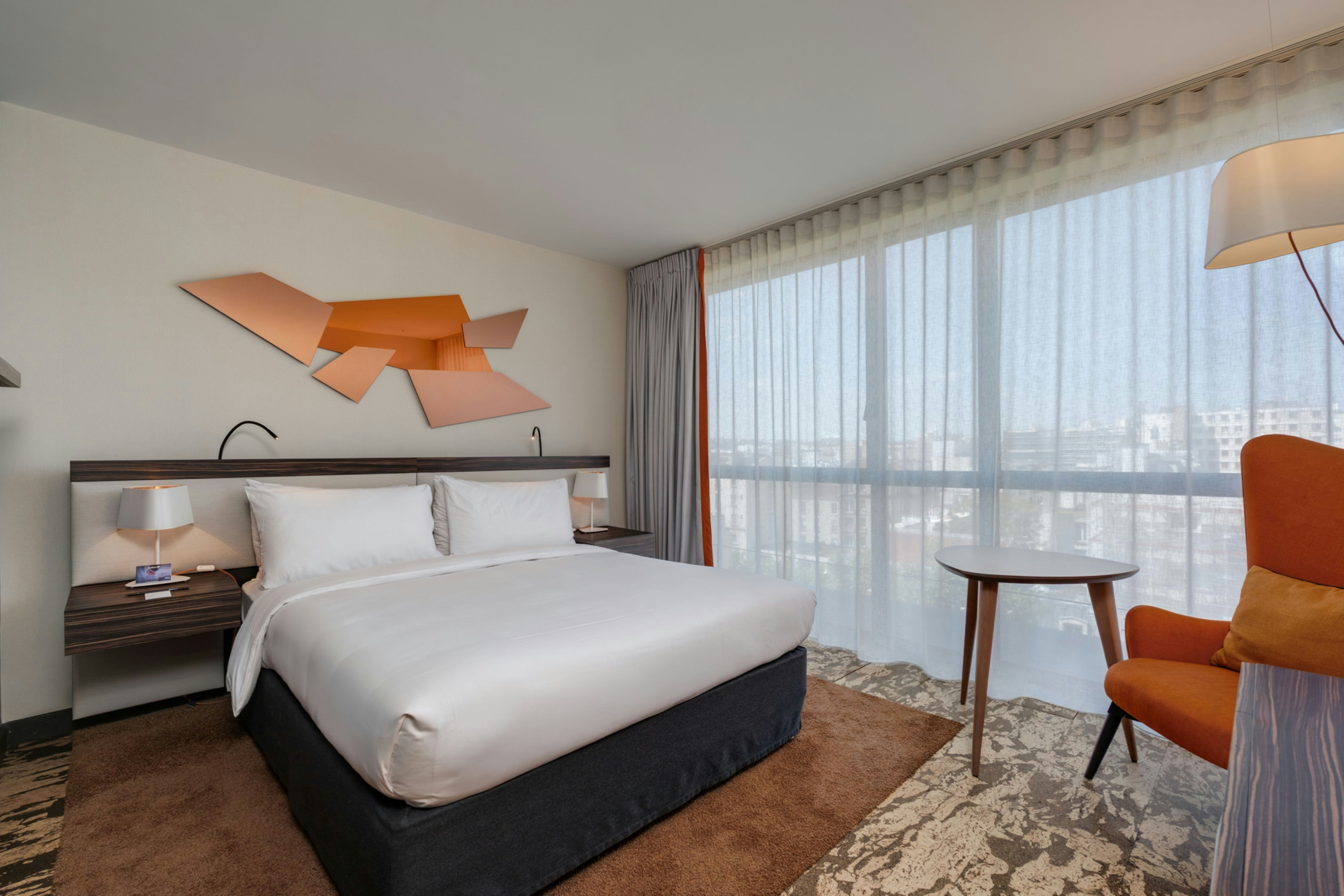 GUEST ROOM, QUEEN BED