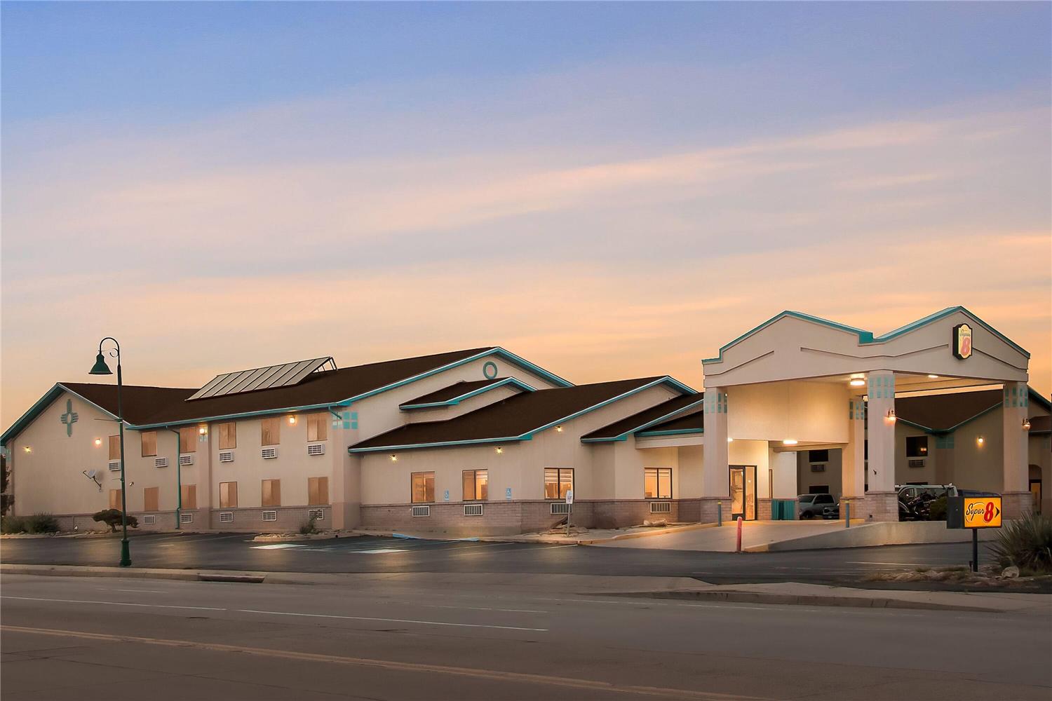 Super 8 By Wyndham Santa Rosa 2/17