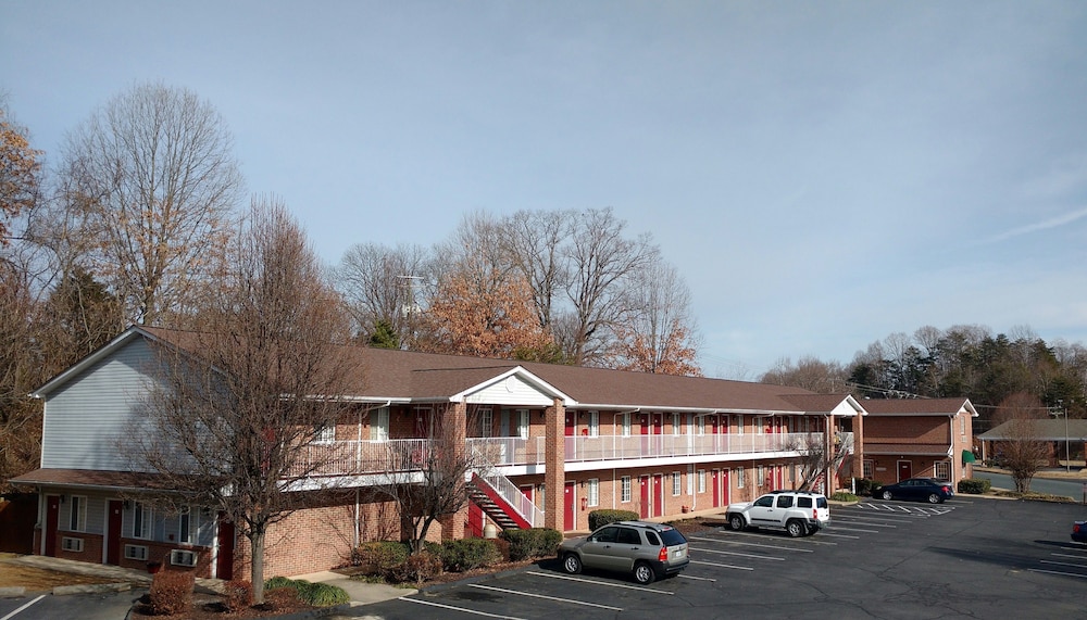 Affordable Suites Charlottesville 5/55