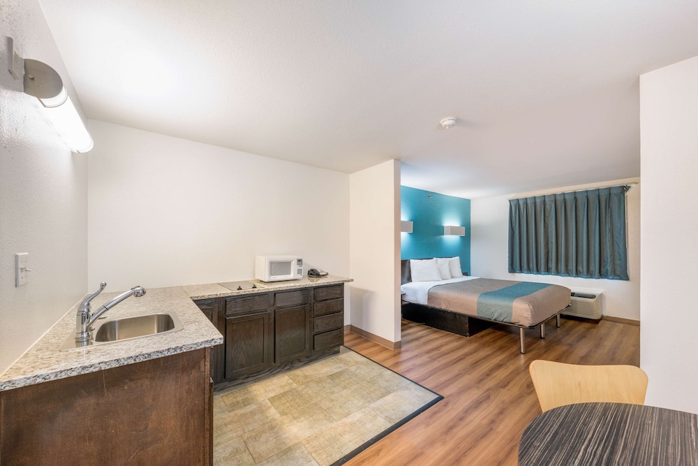 Motel6 Decatur, TX 32/39