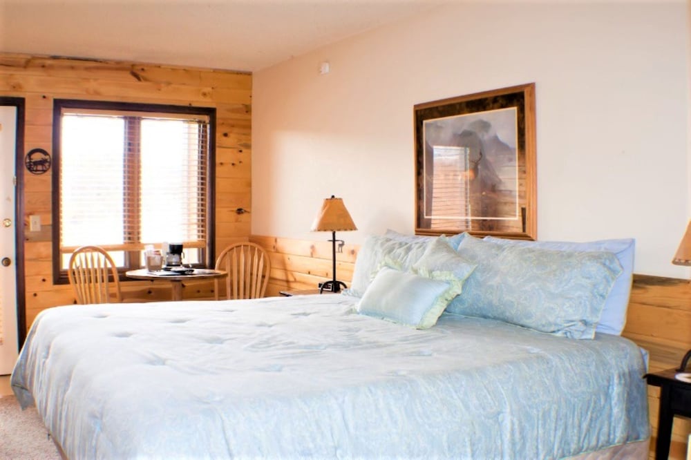 Inn at SilverCreek 17/75