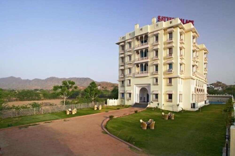 Hotel Satyam Palace 10/56