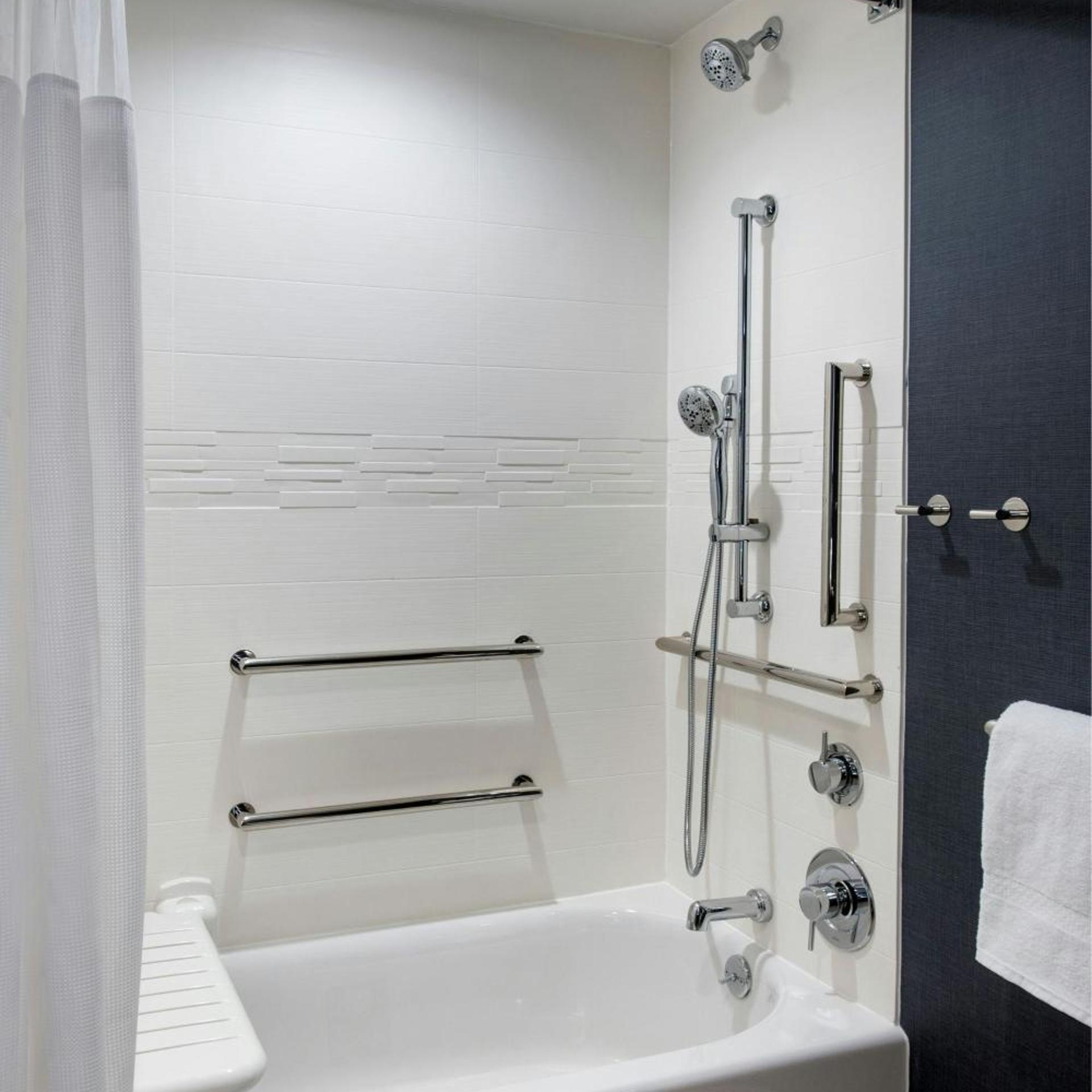 استوديو بسرير كوين مع أريكة لذوي الإعاقة، Residence Inn By Marriott Lancaster 7/8