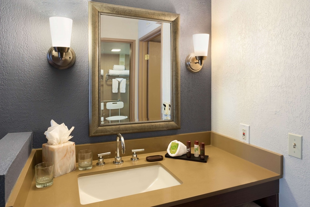 The Signature Suites 18/67