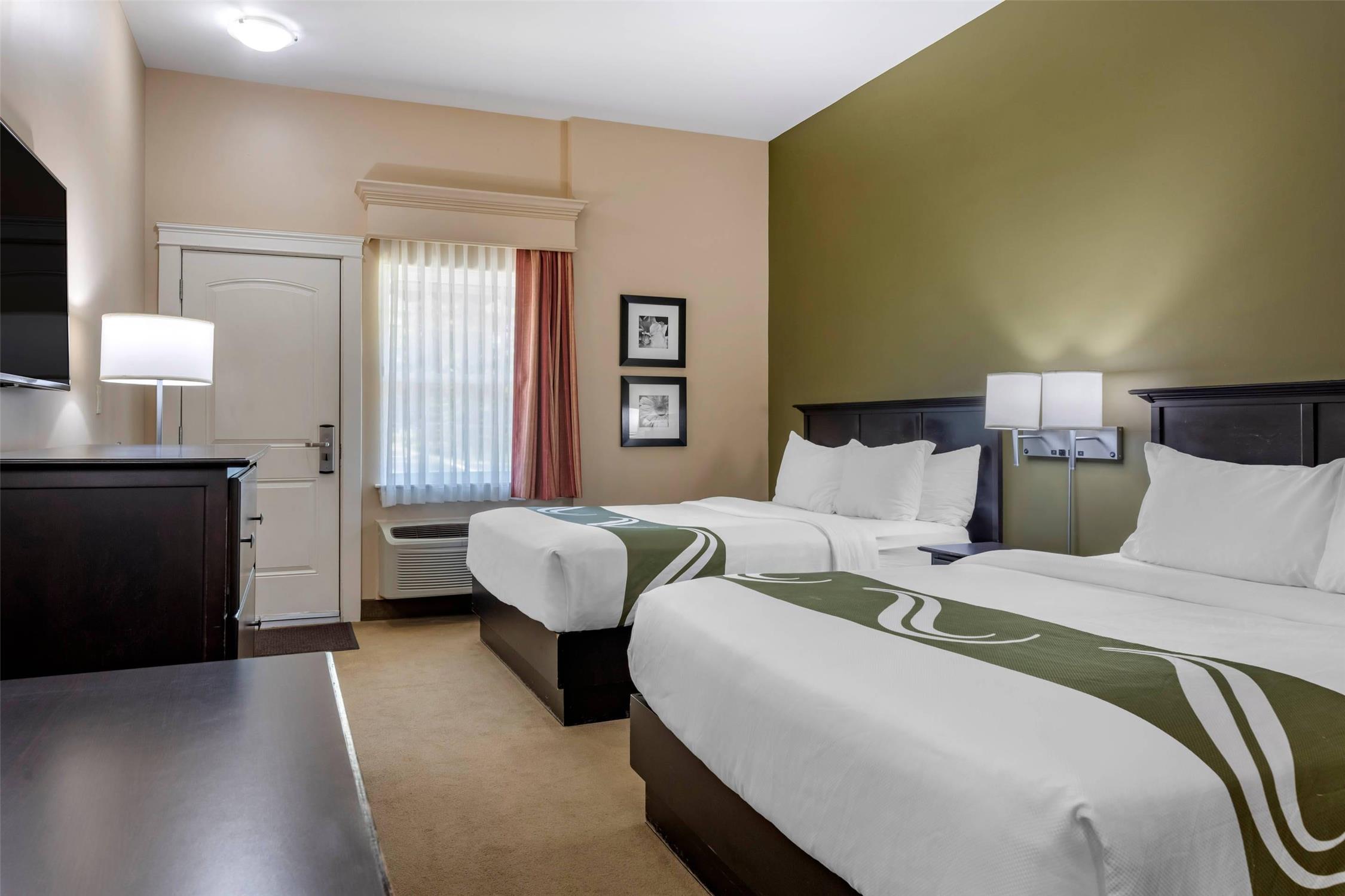 Quality Inn & Suites Quispamsis 10/26