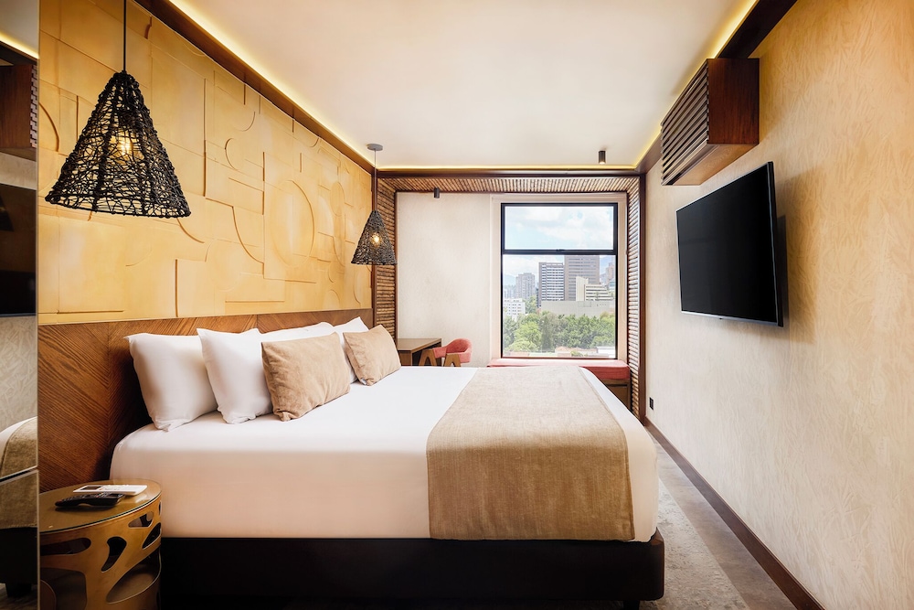 Golden Valley Hotel 11/50